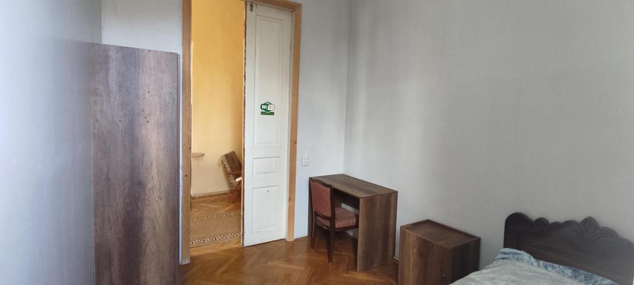 Guest House Tall Rooms Zugdidi Zewnętrze zdjęcie