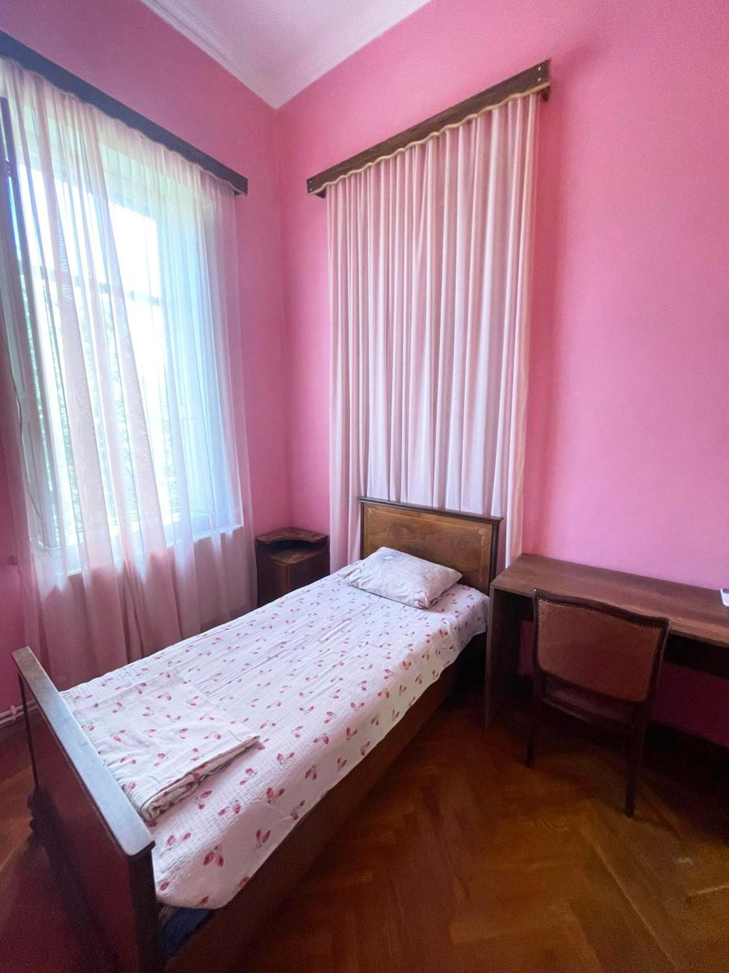 Guest House Tall Rooms Zugdidi Zewnętrze zdjęcie